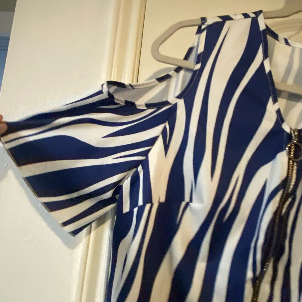 SHEIN Navy and White Zebra Print Cold Shoulder Blouse - Picture 3 of 5